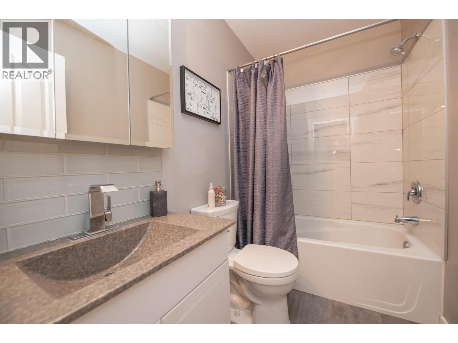 2506 Shuswap Avenue - 22