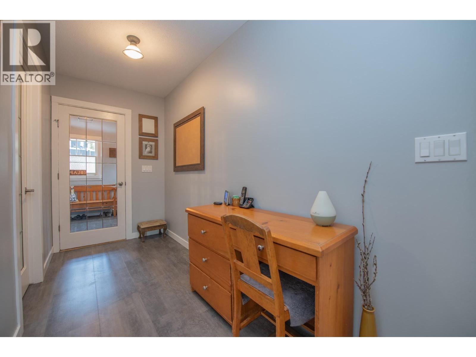 2506 Shuswap Avenue - 25