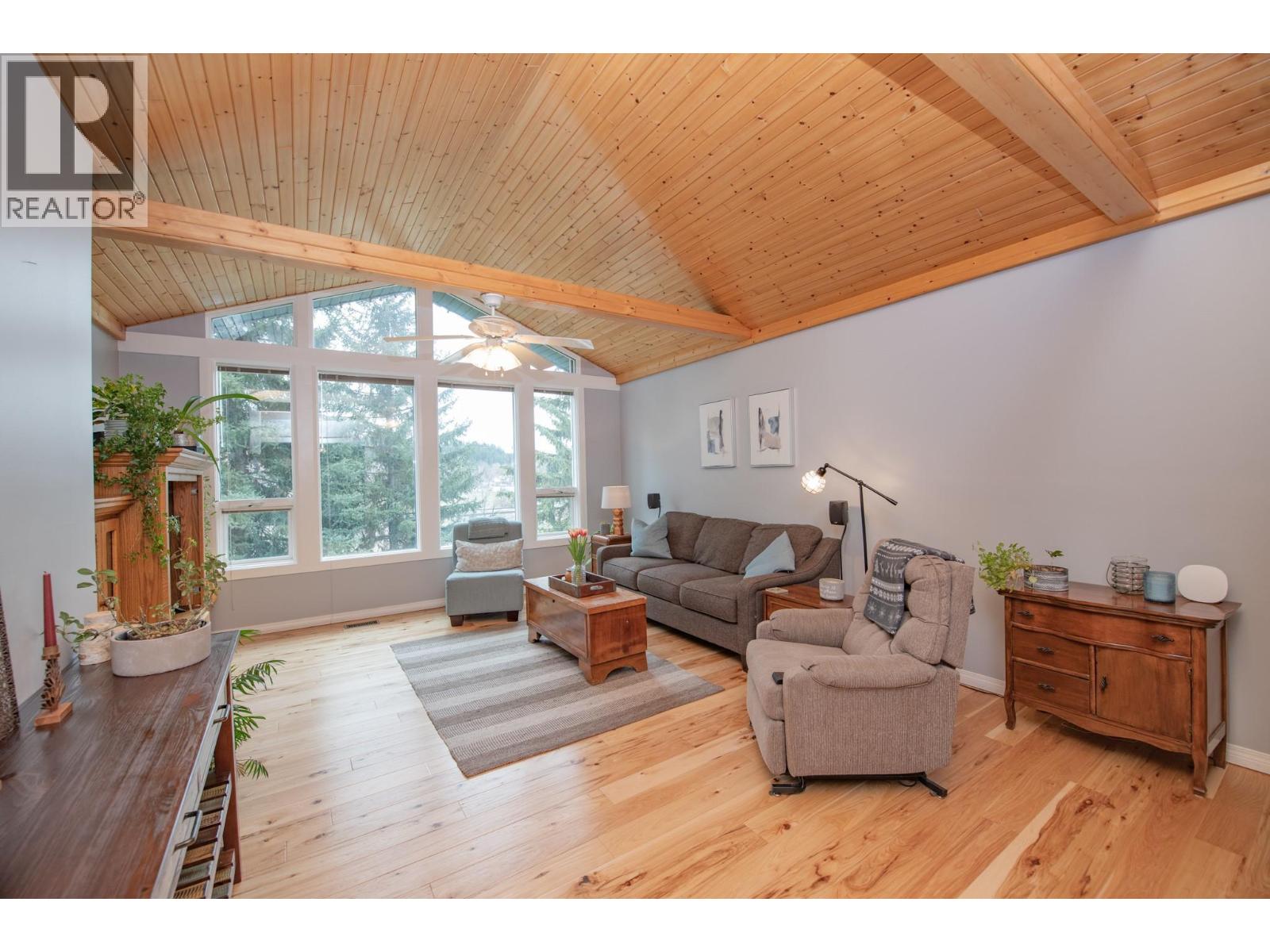 2506 Shuswap Avenue - 3