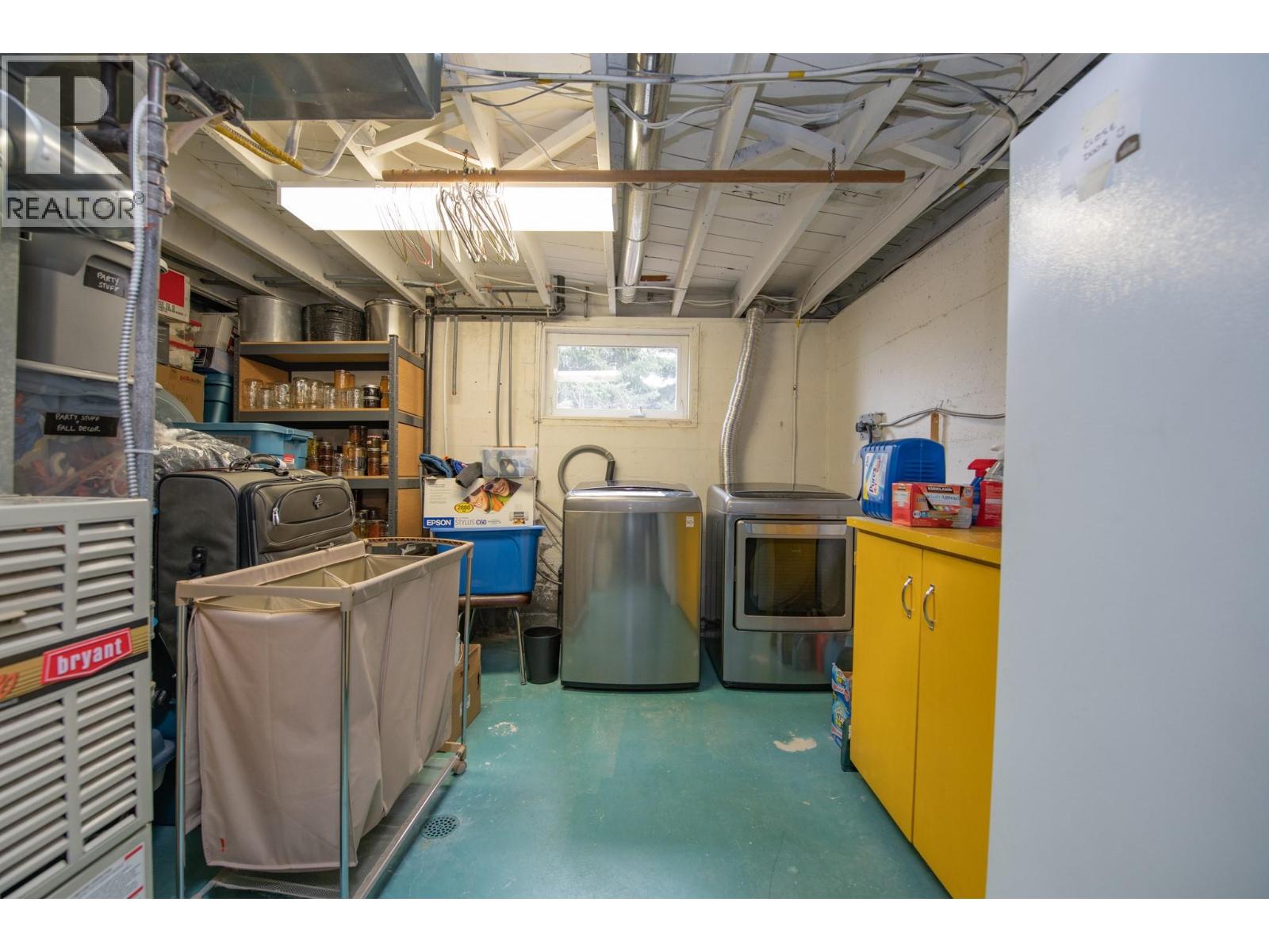 2506 Shuswap Avenue - 32