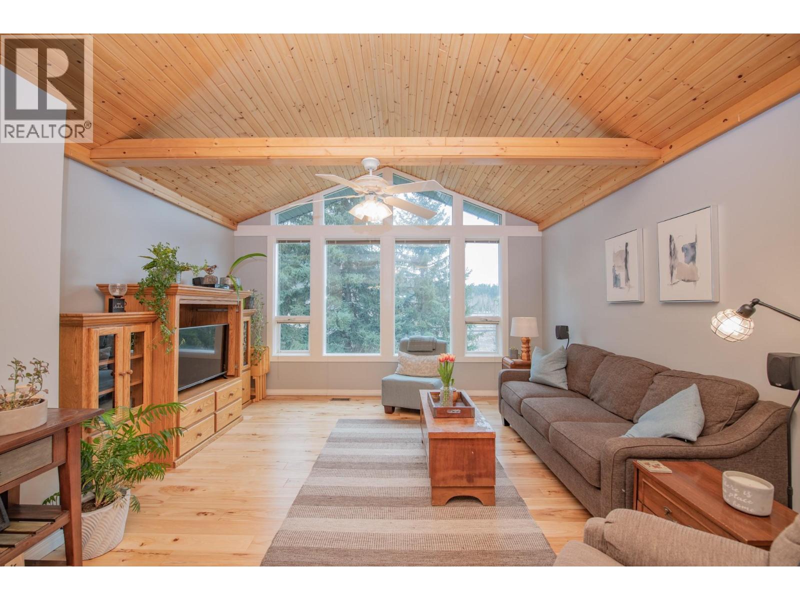 2506 Shuswap Avenue - 4