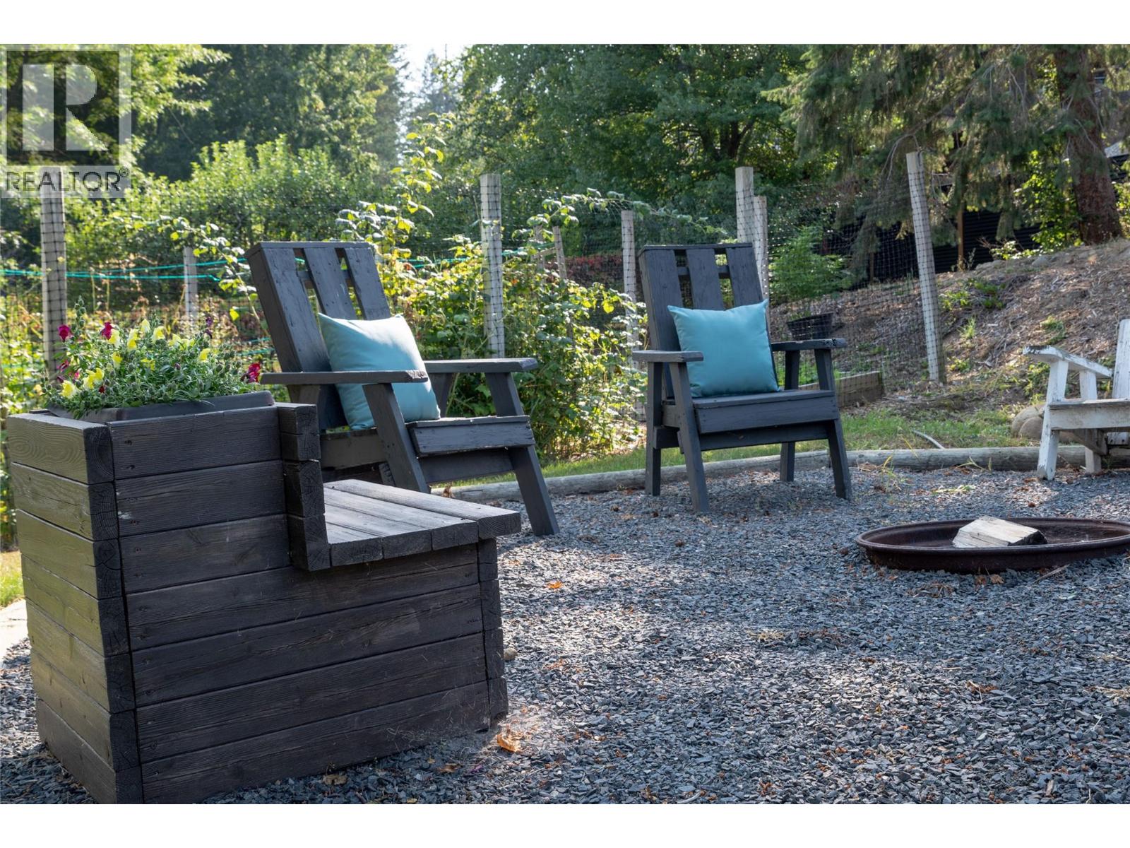 2506 Shuswap Avenue - 41