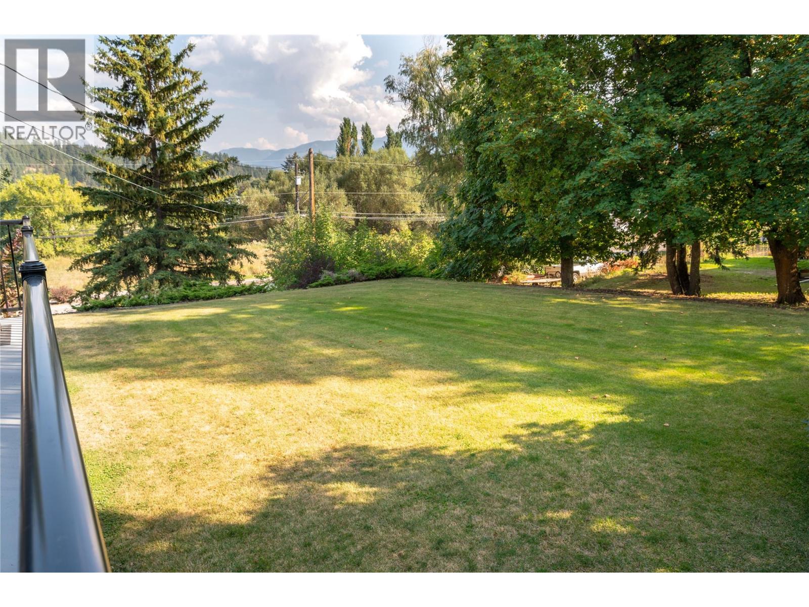 2506 Shuswap Avenue - 43