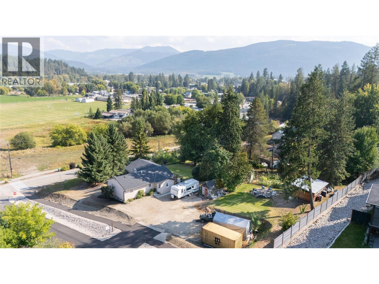 2506 Shuswap Avenue - 48