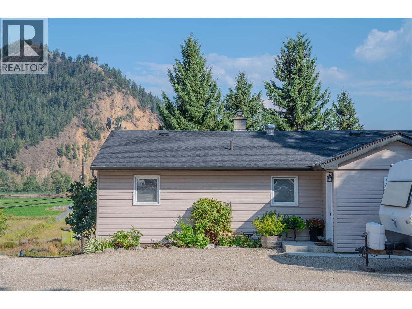 2506 Shuswap Avenue - 52