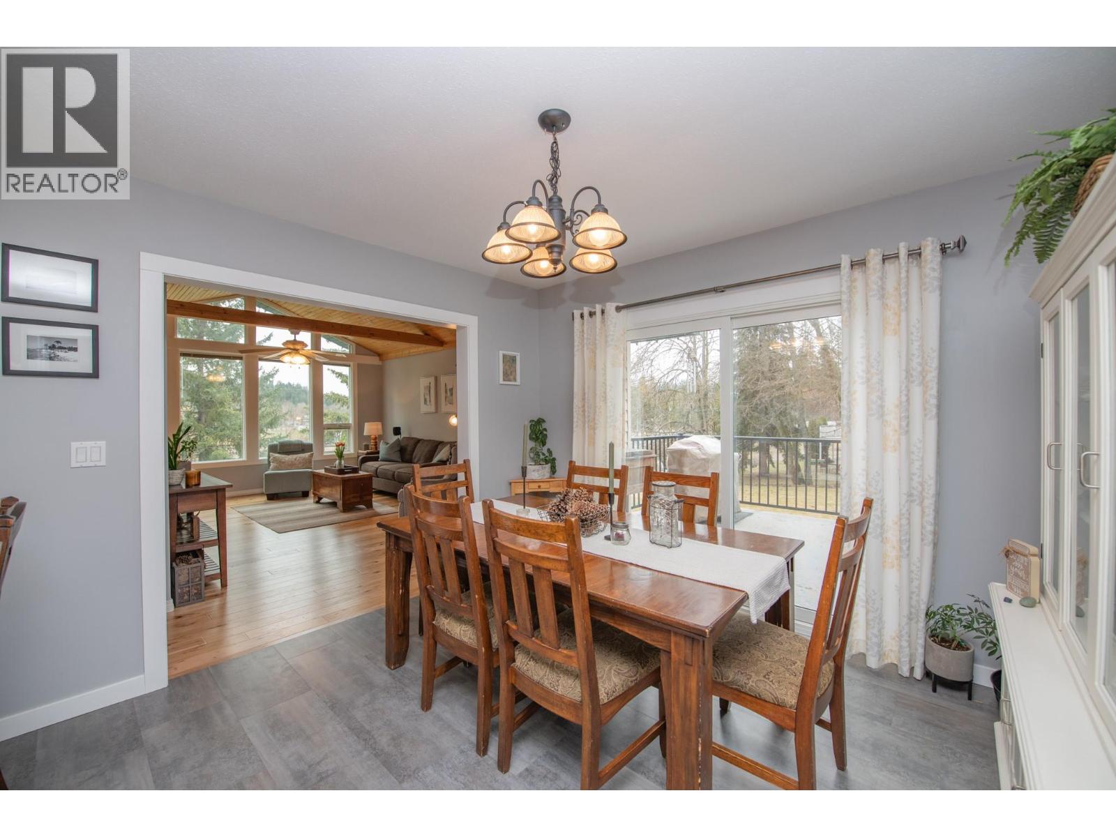 2506 Shuswap Avenue - 8