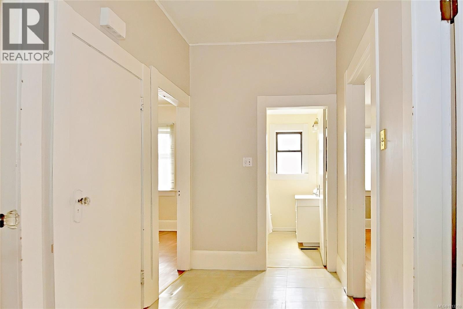 350 STEWART AVE - 13