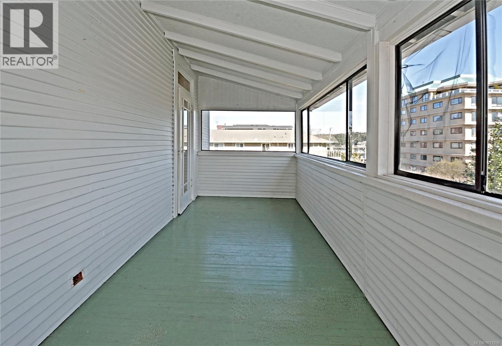 350 STEWART AVE - 11