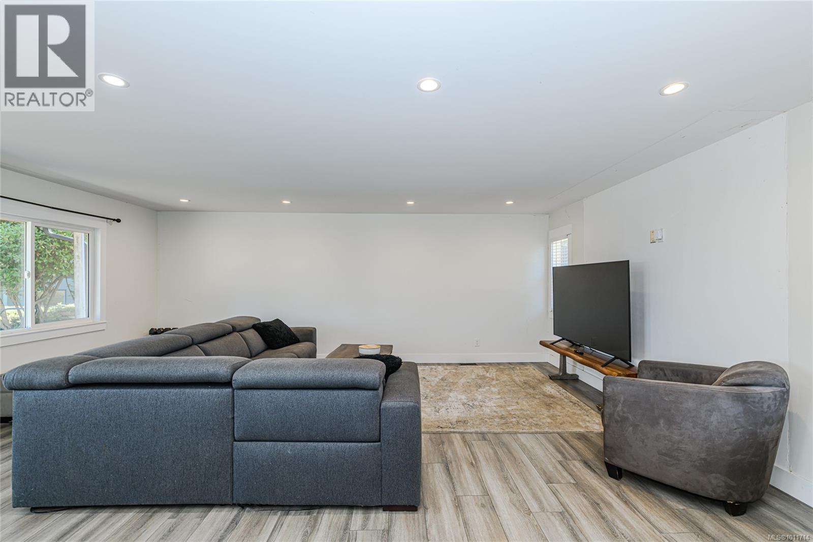  1979 Grandview Drive, Saanich
