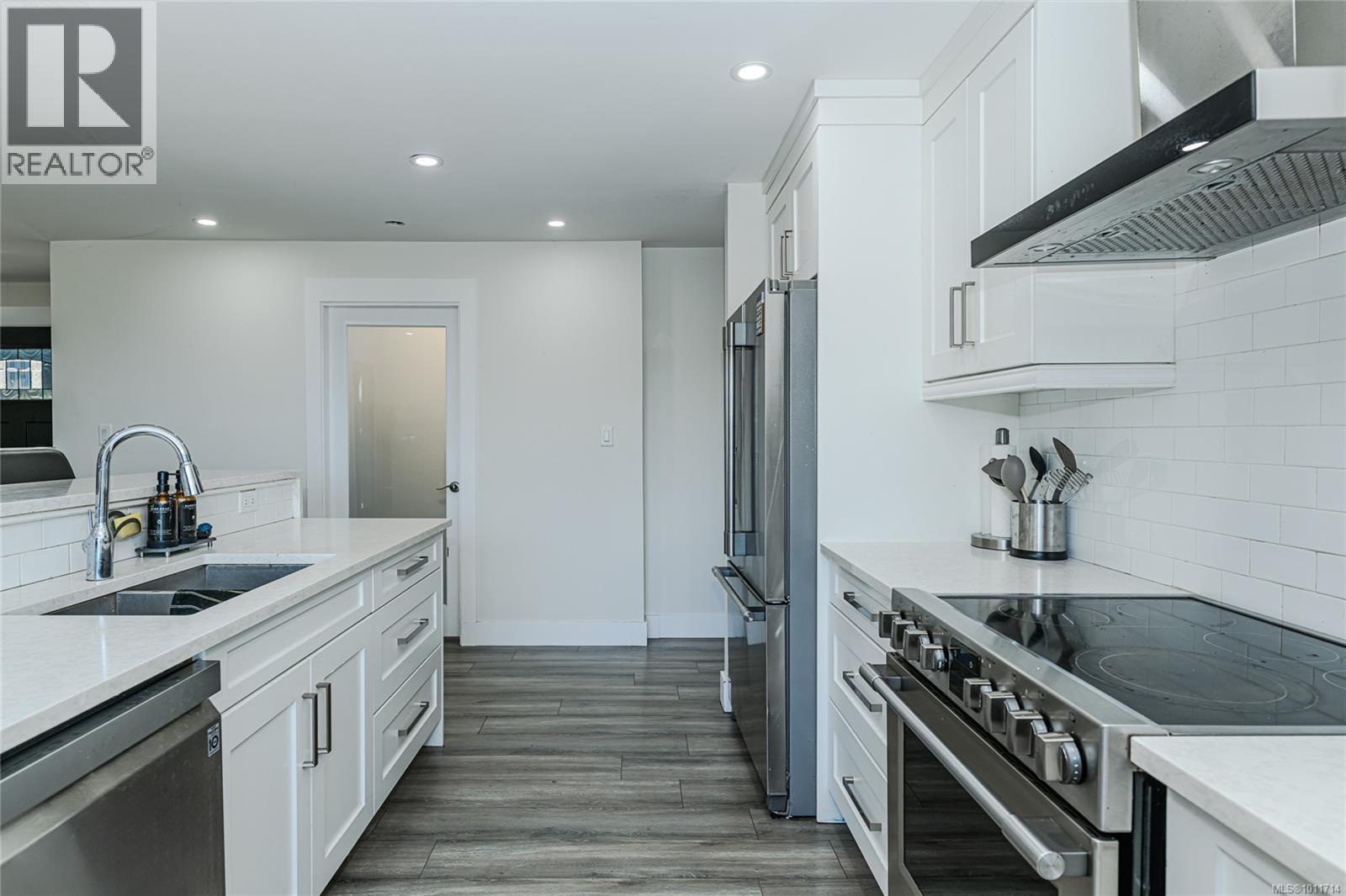  1979 Grandview Drive, Saanich