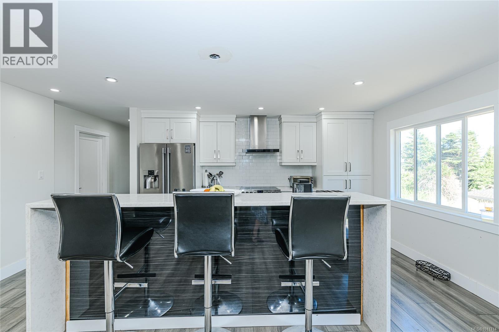  1979 Grandview Drive, Saanich