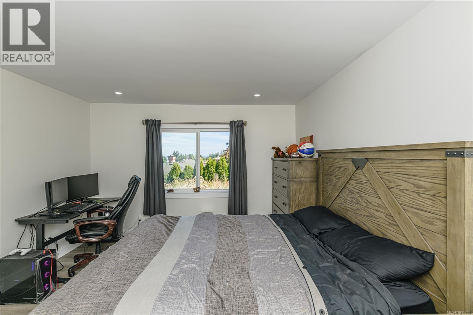  1979 Grandview Drive, Saanich