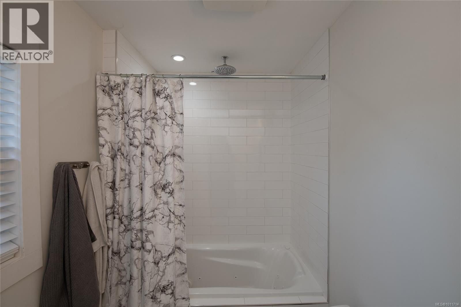  1979 Grandview Drive, Saanich