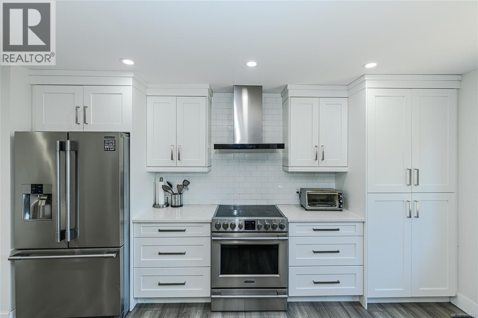  1979 Grandview Drive, Saanich