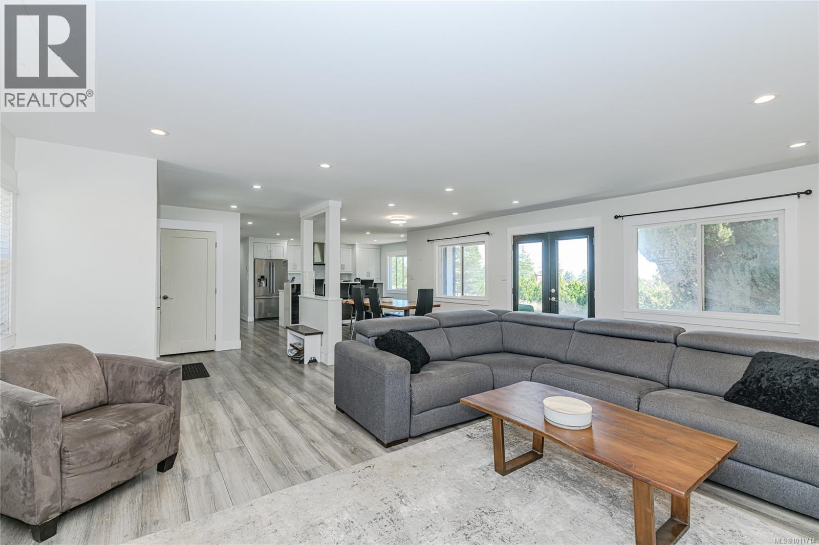  1979 Grandview Drive, Saanich