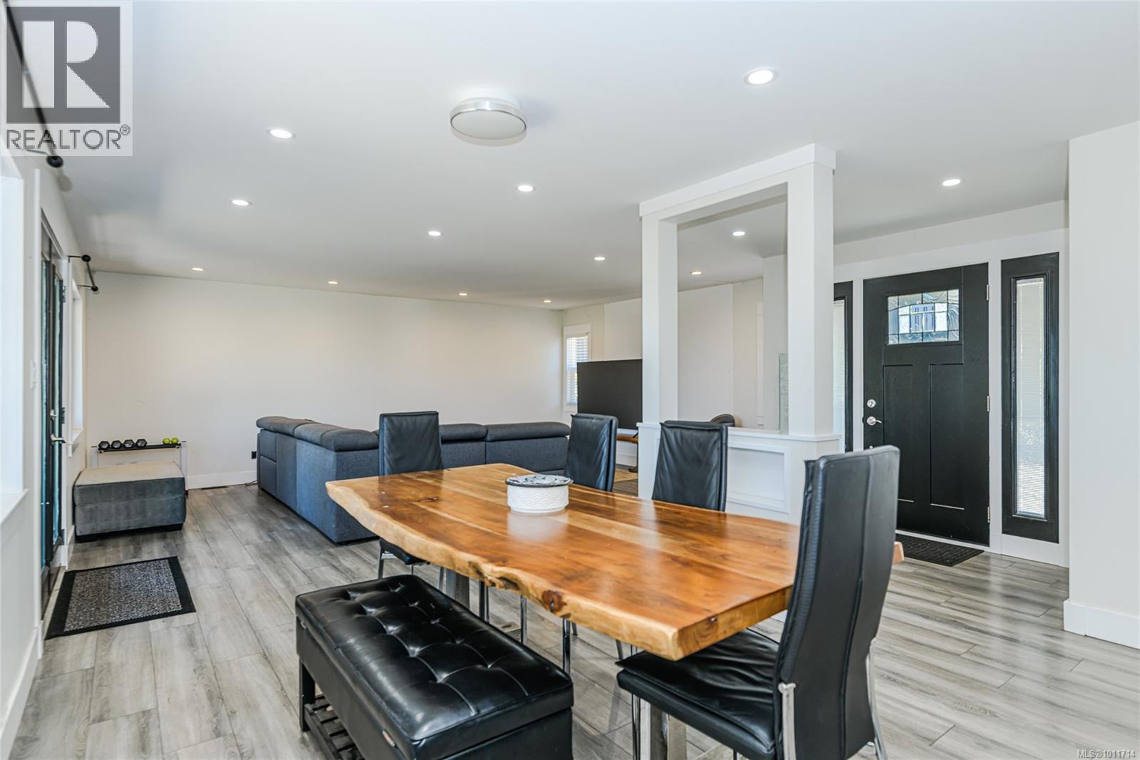  1979 Grandview Drive, Saanich