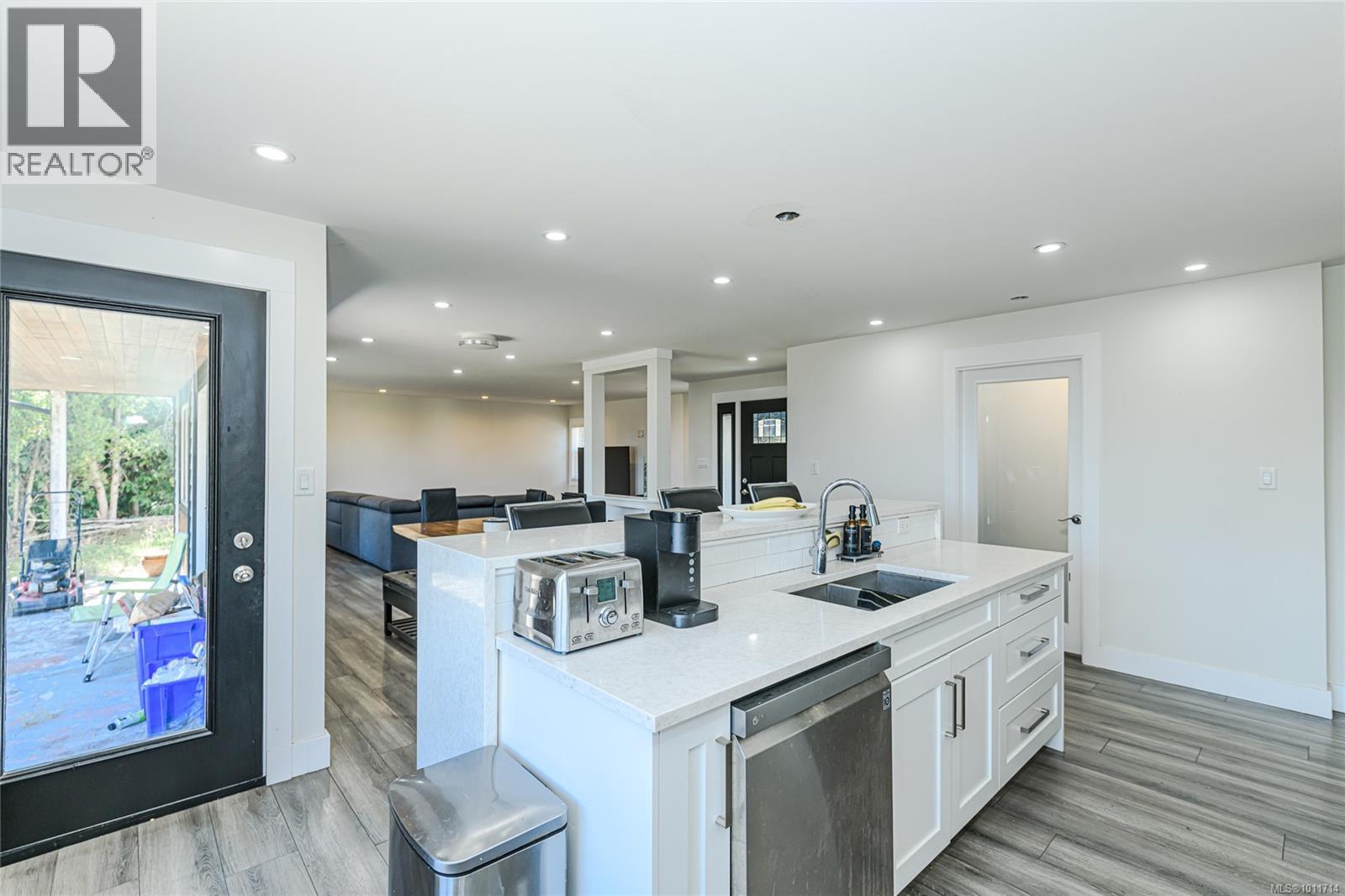  1979 Grandview Drive, Saanich