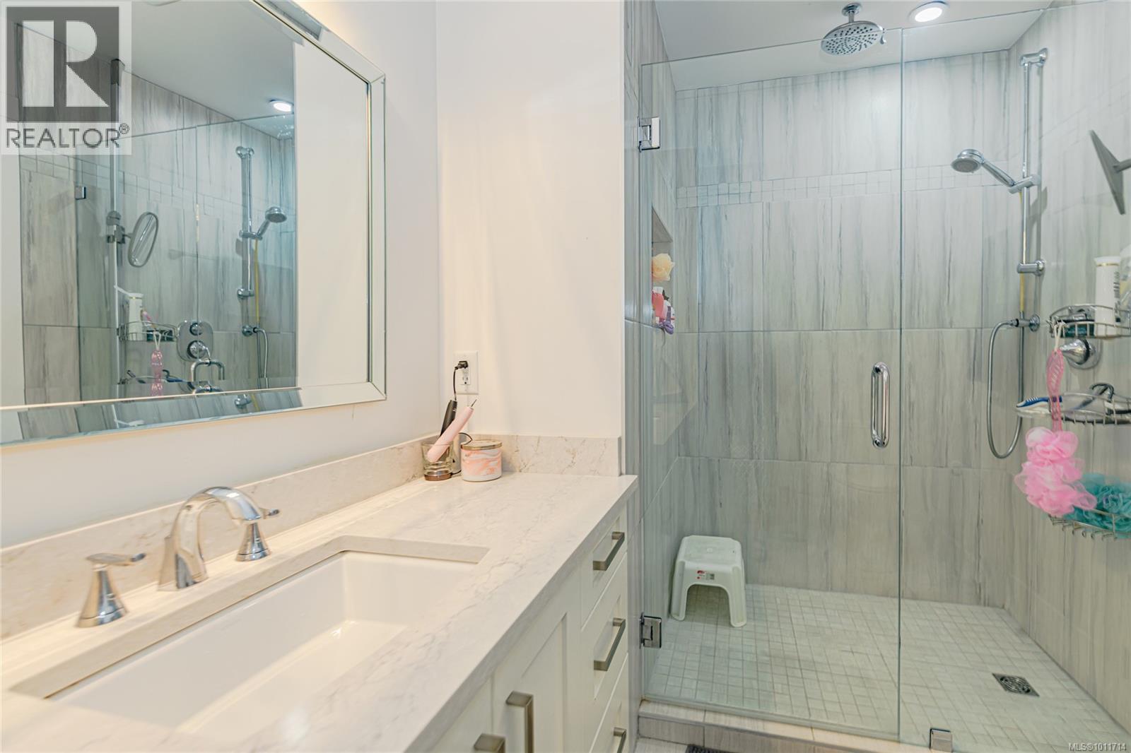  1979 Grandview Drive, Saanich
