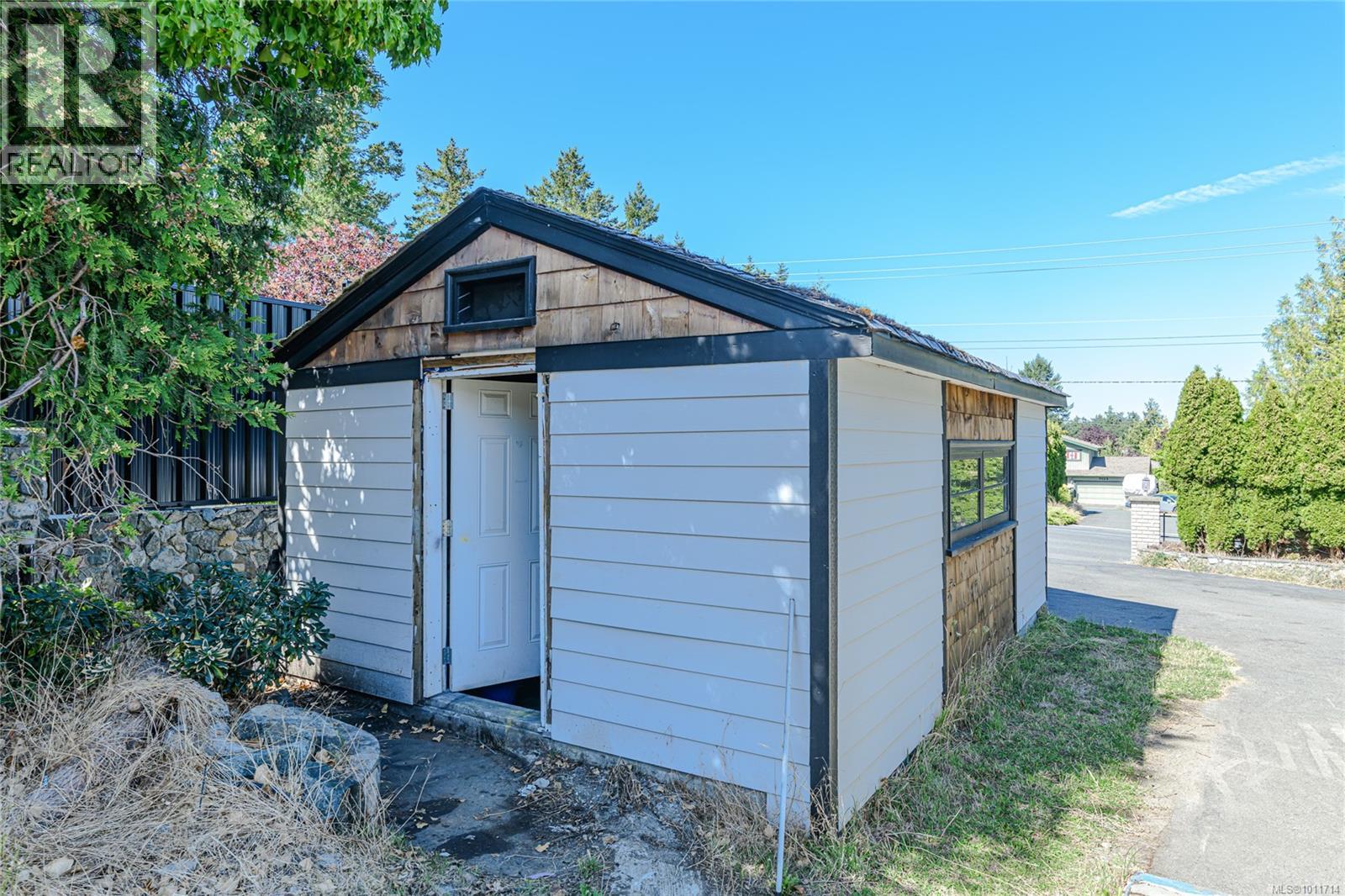  1979 Grandview Drive, Saanich