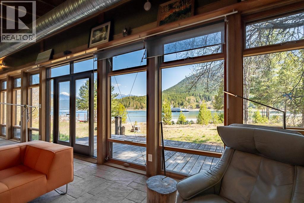 8902 Beach Street, Balfour