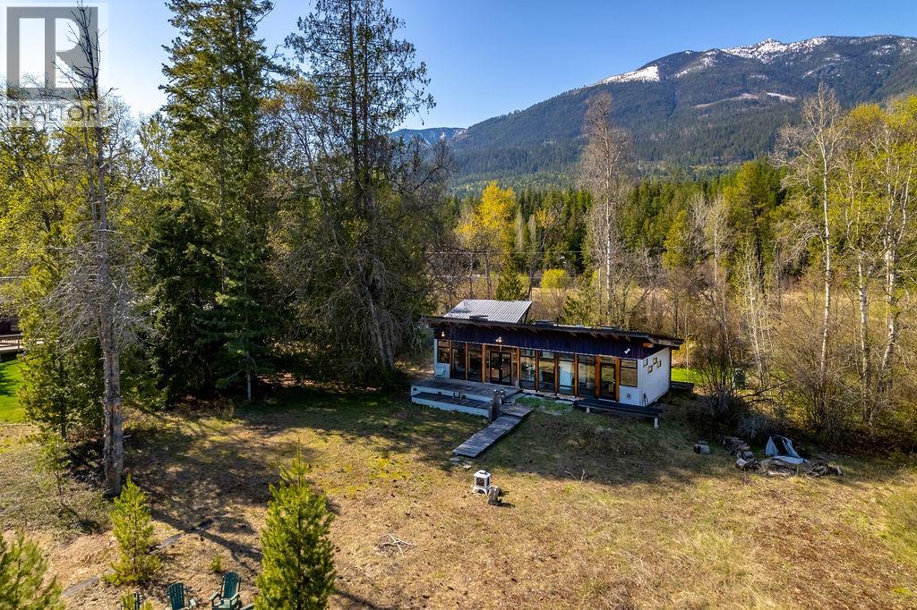 8902 Beach Street, Balfour