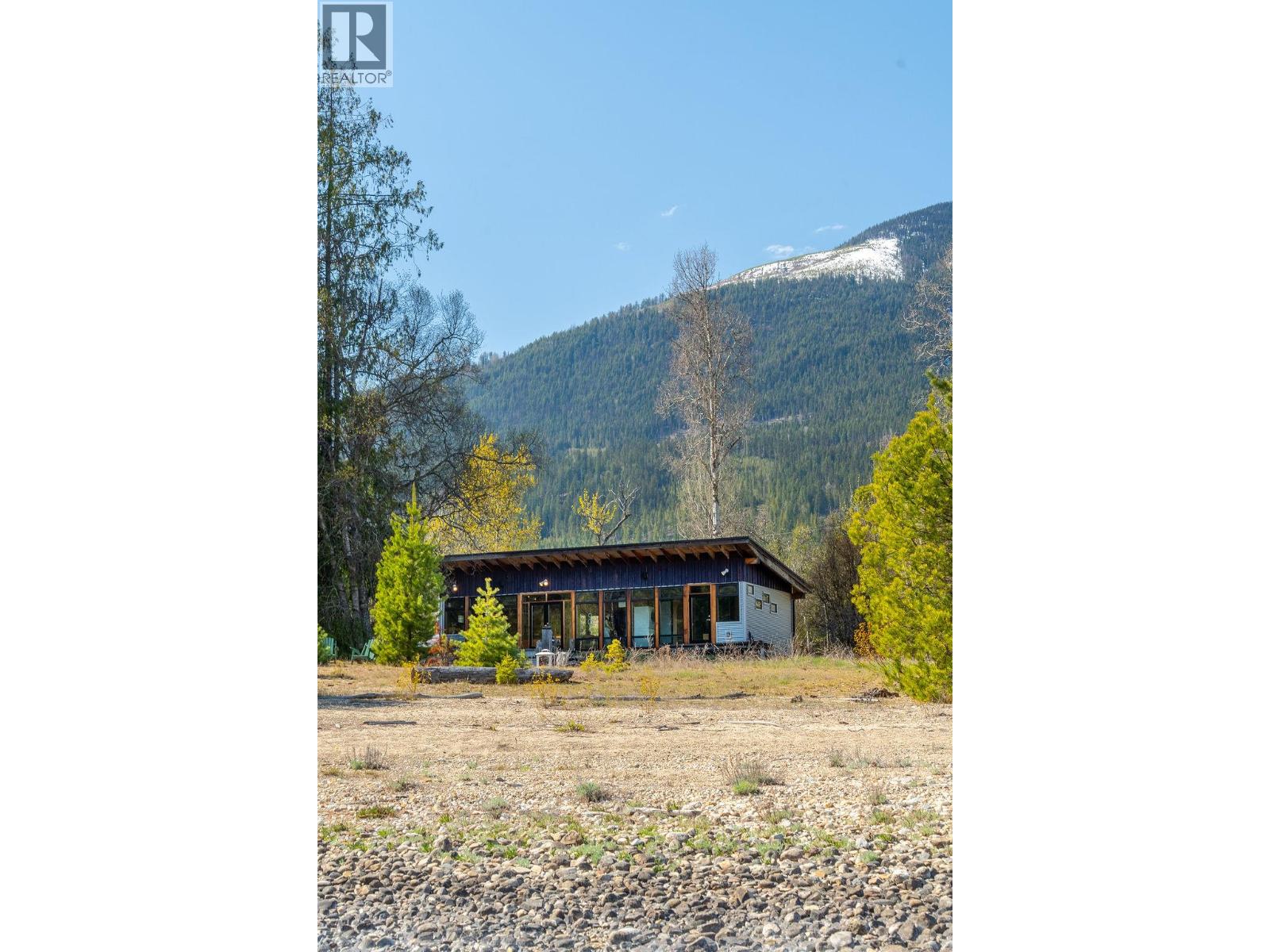 8902 Beach Street, Balfour