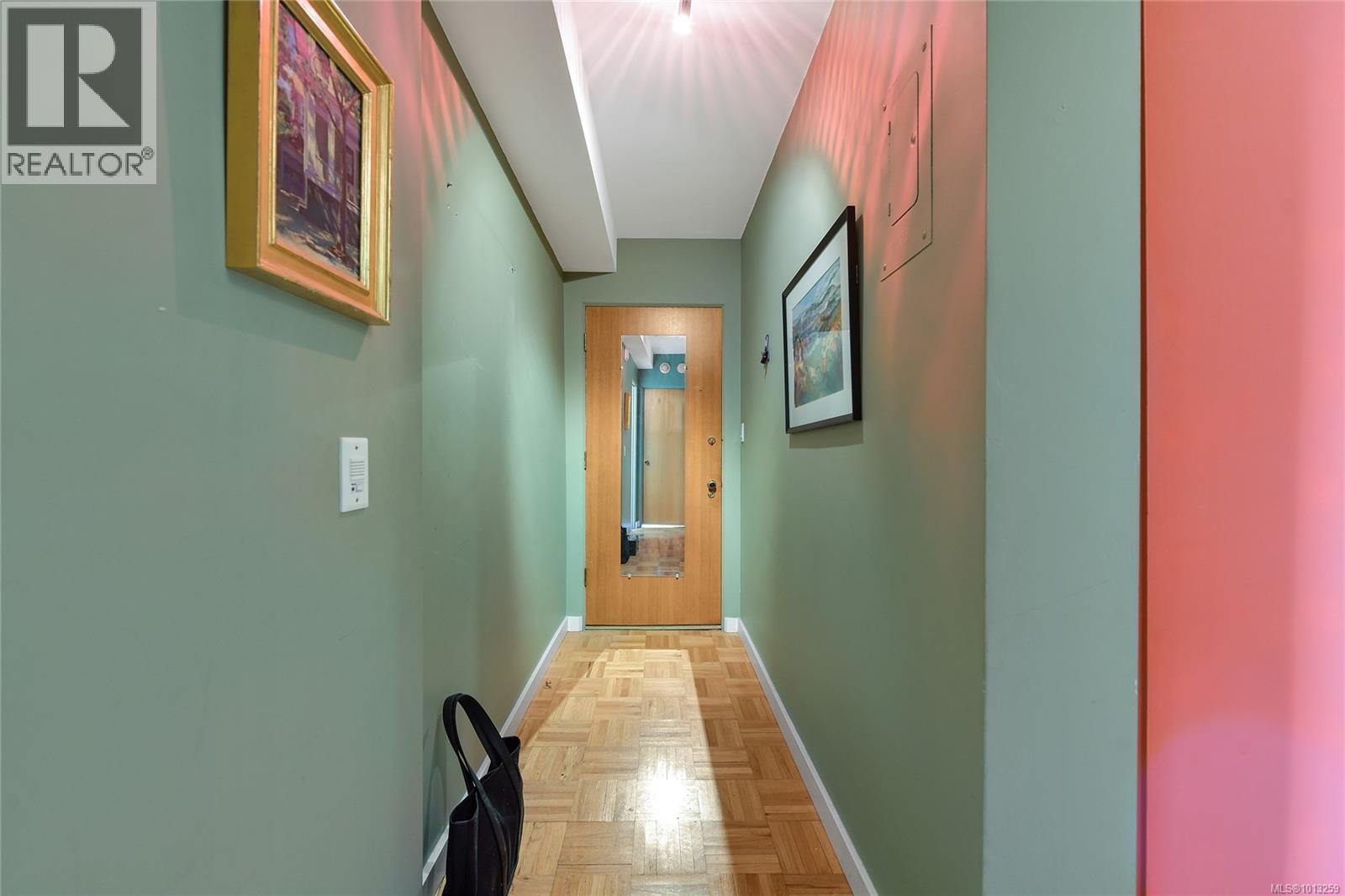 808 250 Douglas Street, Victoria