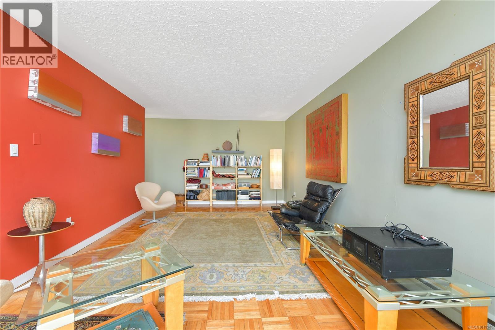 808 250 Douglas Street, Victoria