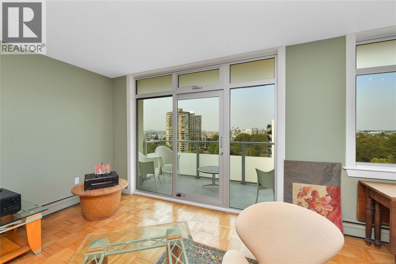808 250 Douglas Street, Victoria