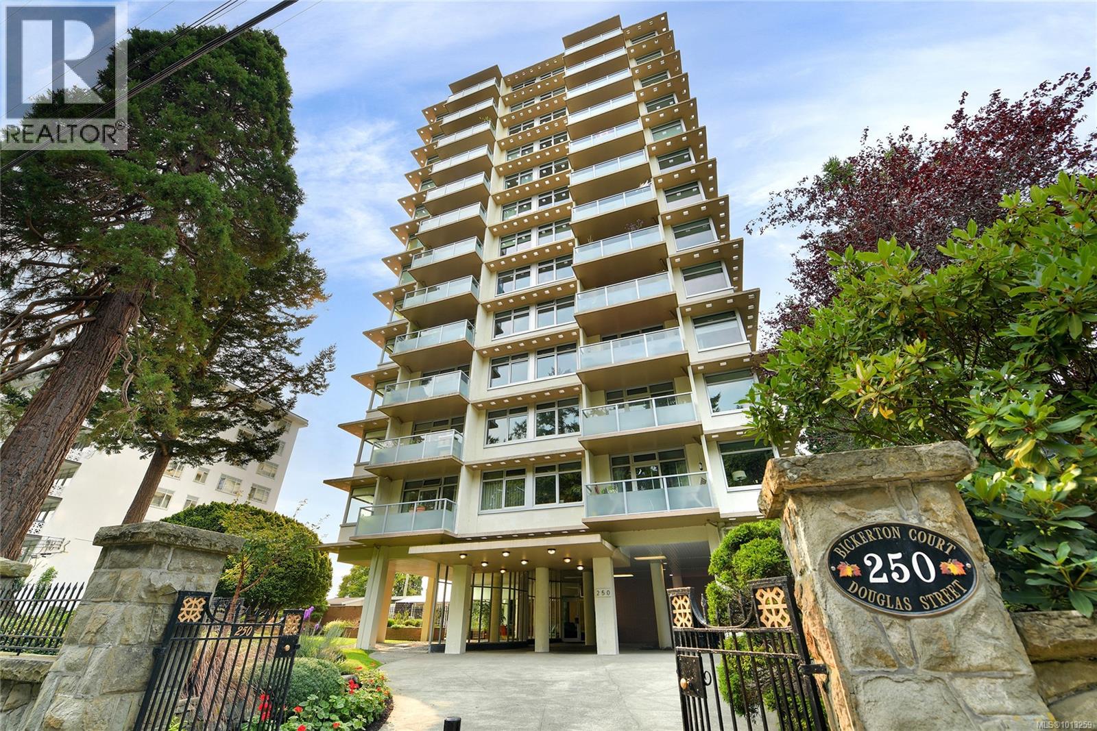 808 250 Douglas Street, Victoria