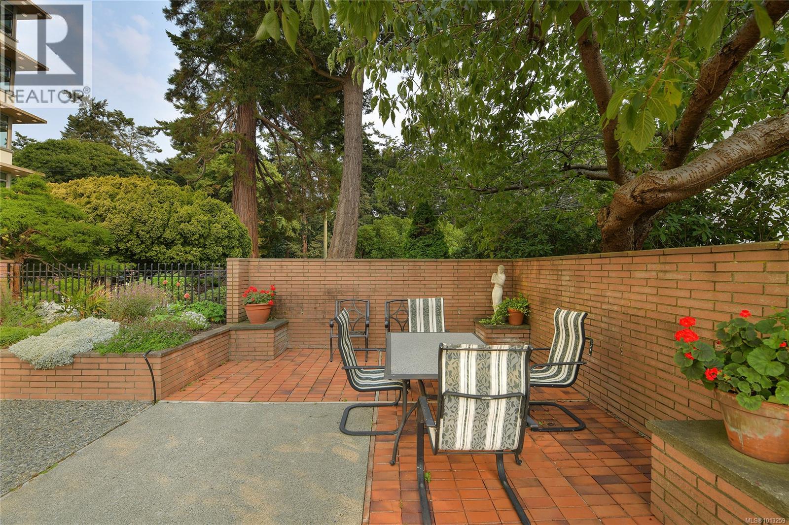 808 250 Douglas Street, Victoria