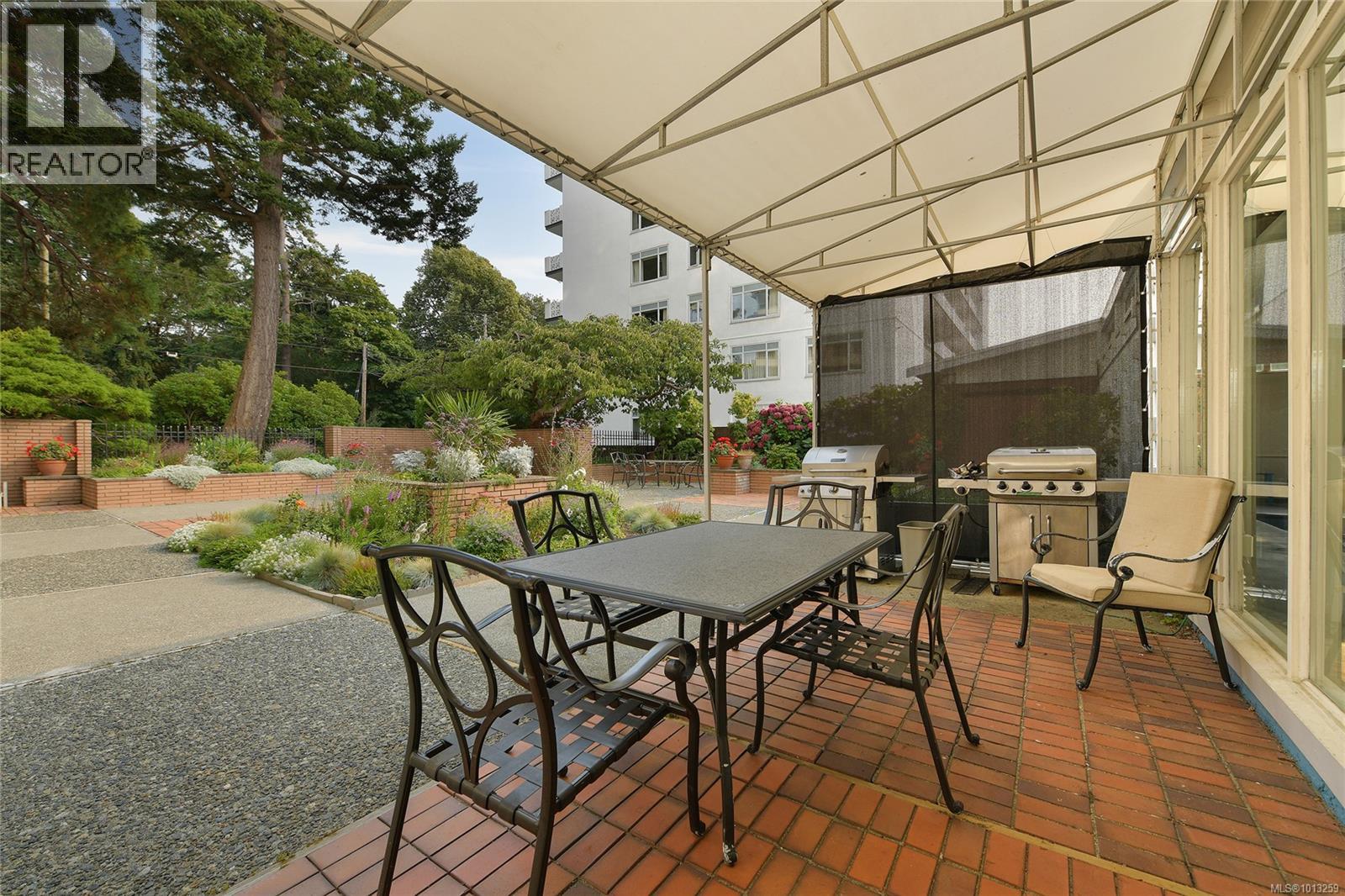 808 250 Douglas Street, Victoria