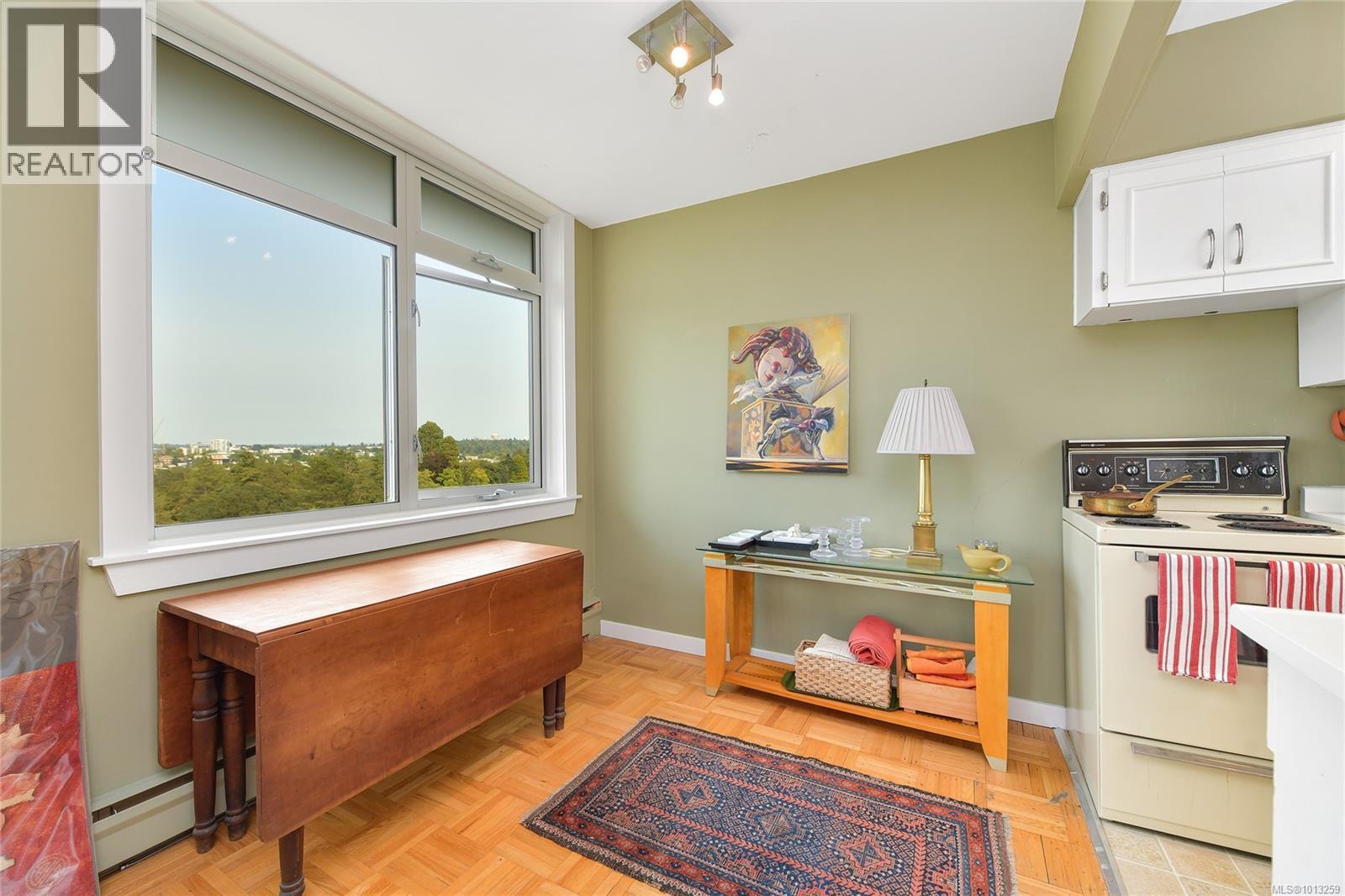 808 250 Douglas Street, Victoria