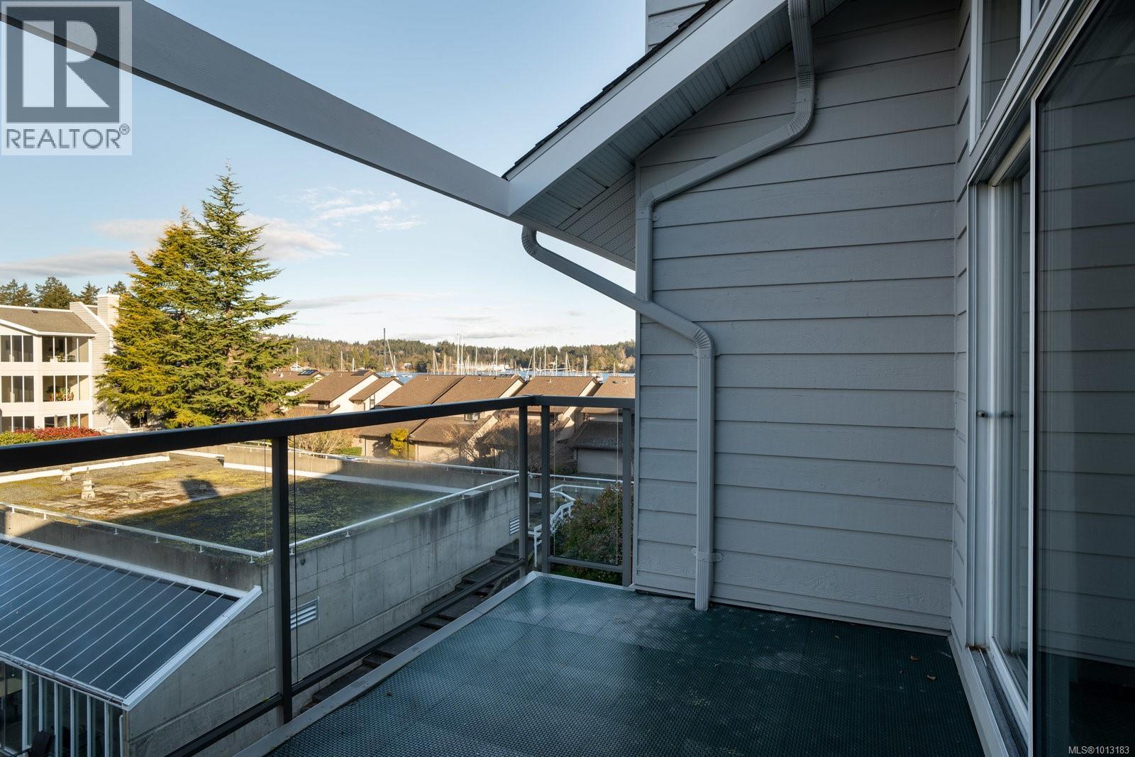 312 10459 Resthaven Drive, Sidney