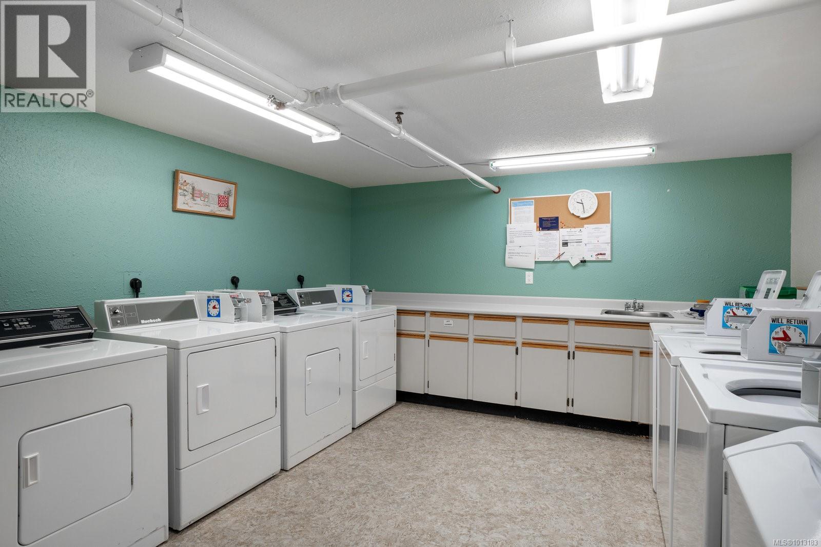 312 10459 Resthaven Drive, Sidney