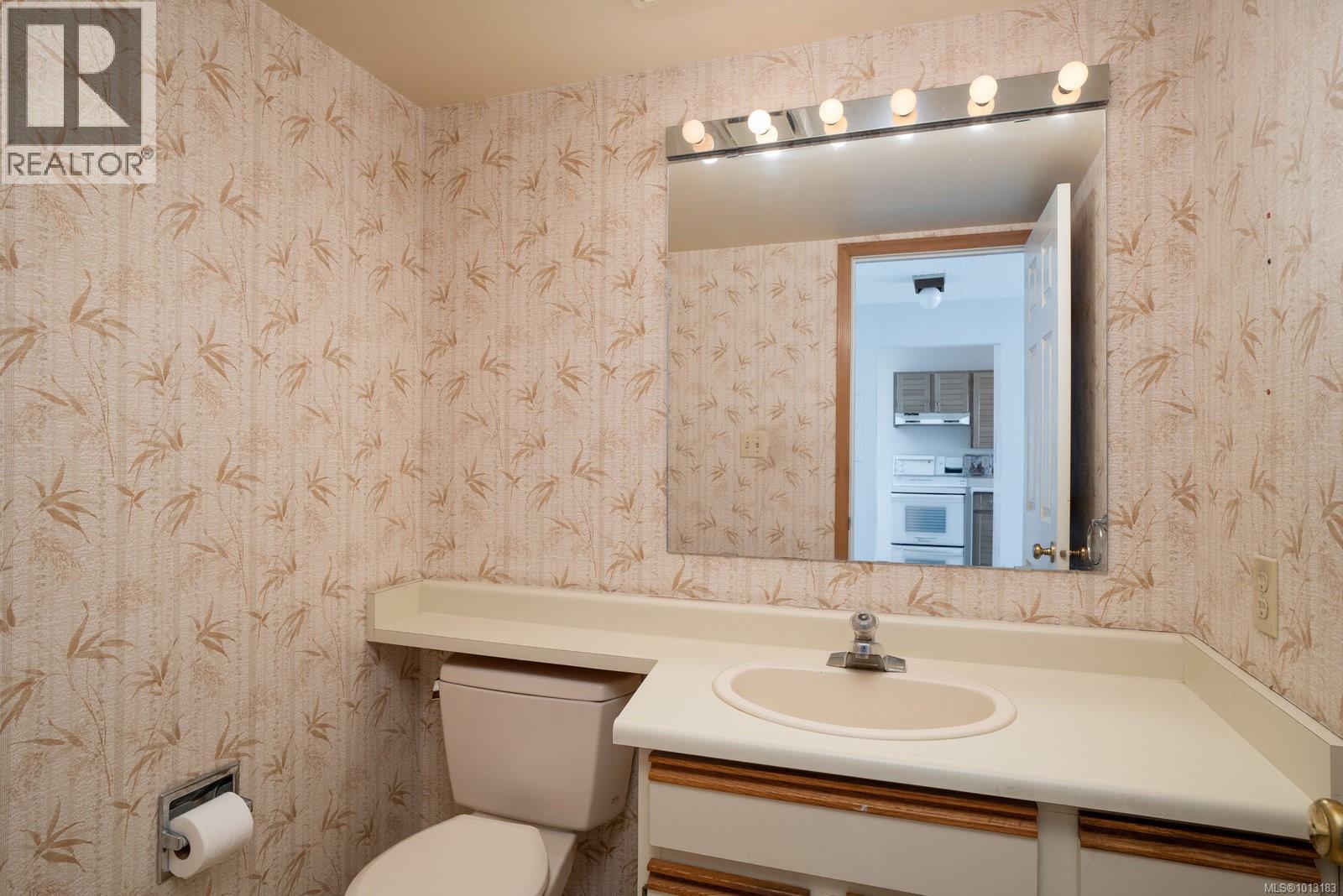 312 10459 Resthaven Drive, Sidney