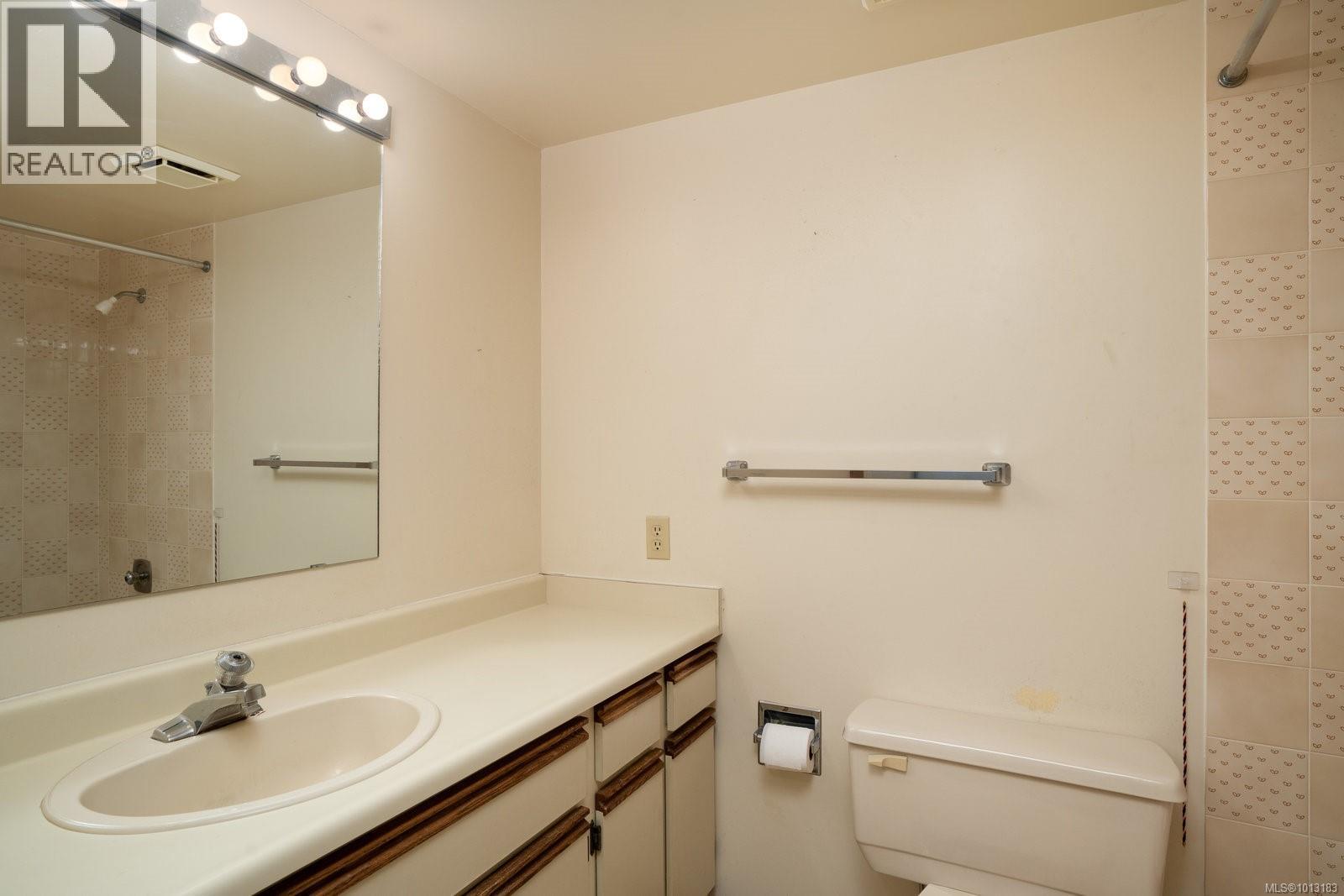 312 10459 Resthaven Drive, Sidney