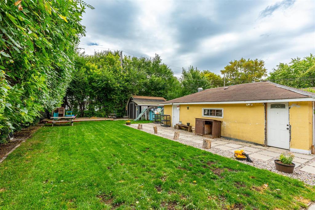 Photo 5 of 472 Speers Road, Winnipeg MB