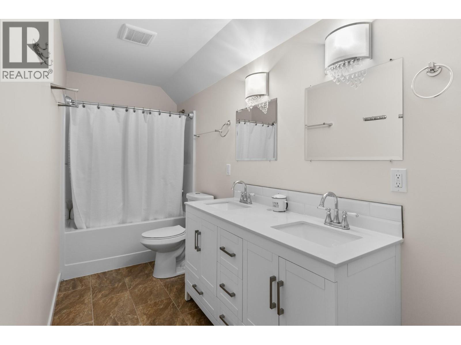 2338 HWY 3, Cawston