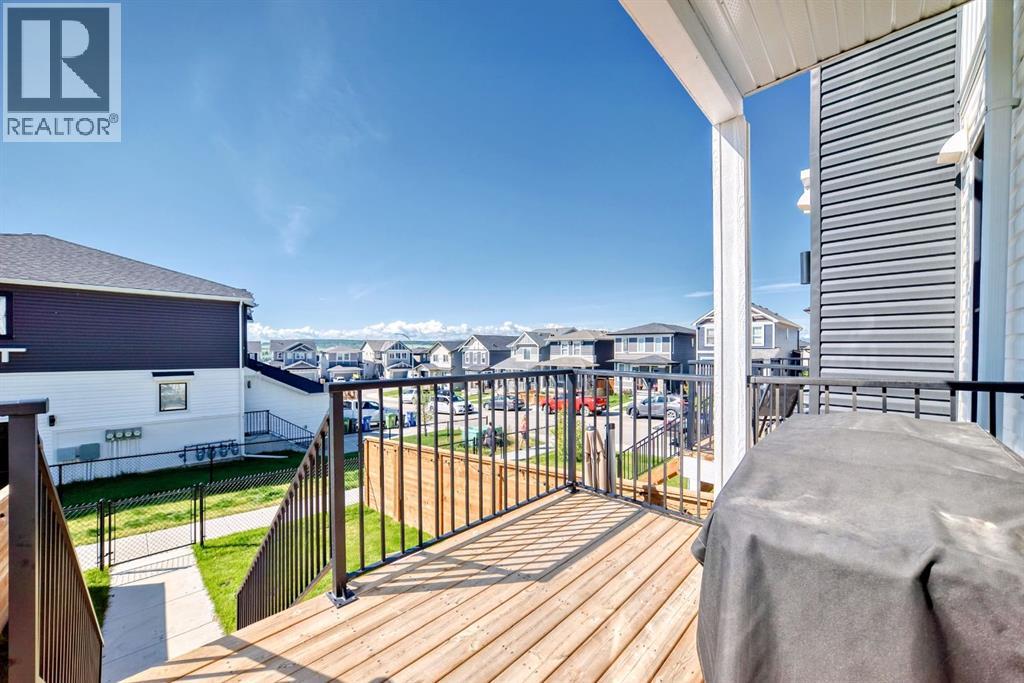 8 Heritage Lane, Cochrane