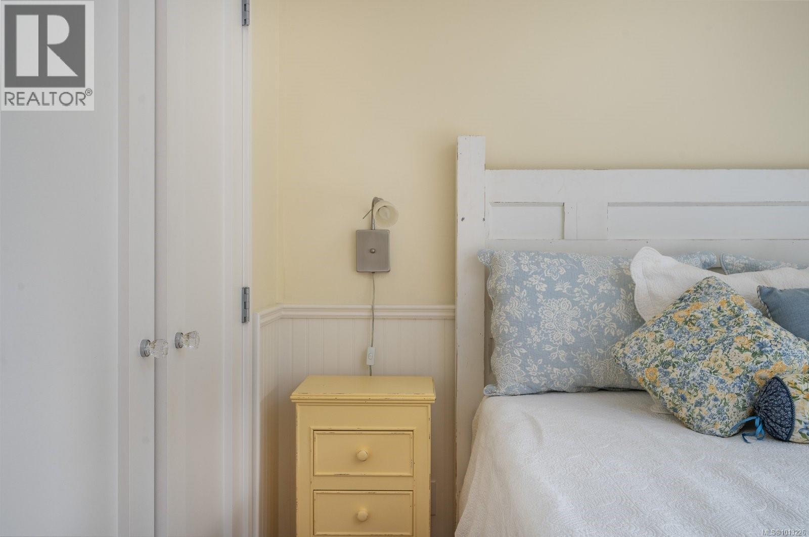 99 CAPTAIN MORGANS BLVD - 13