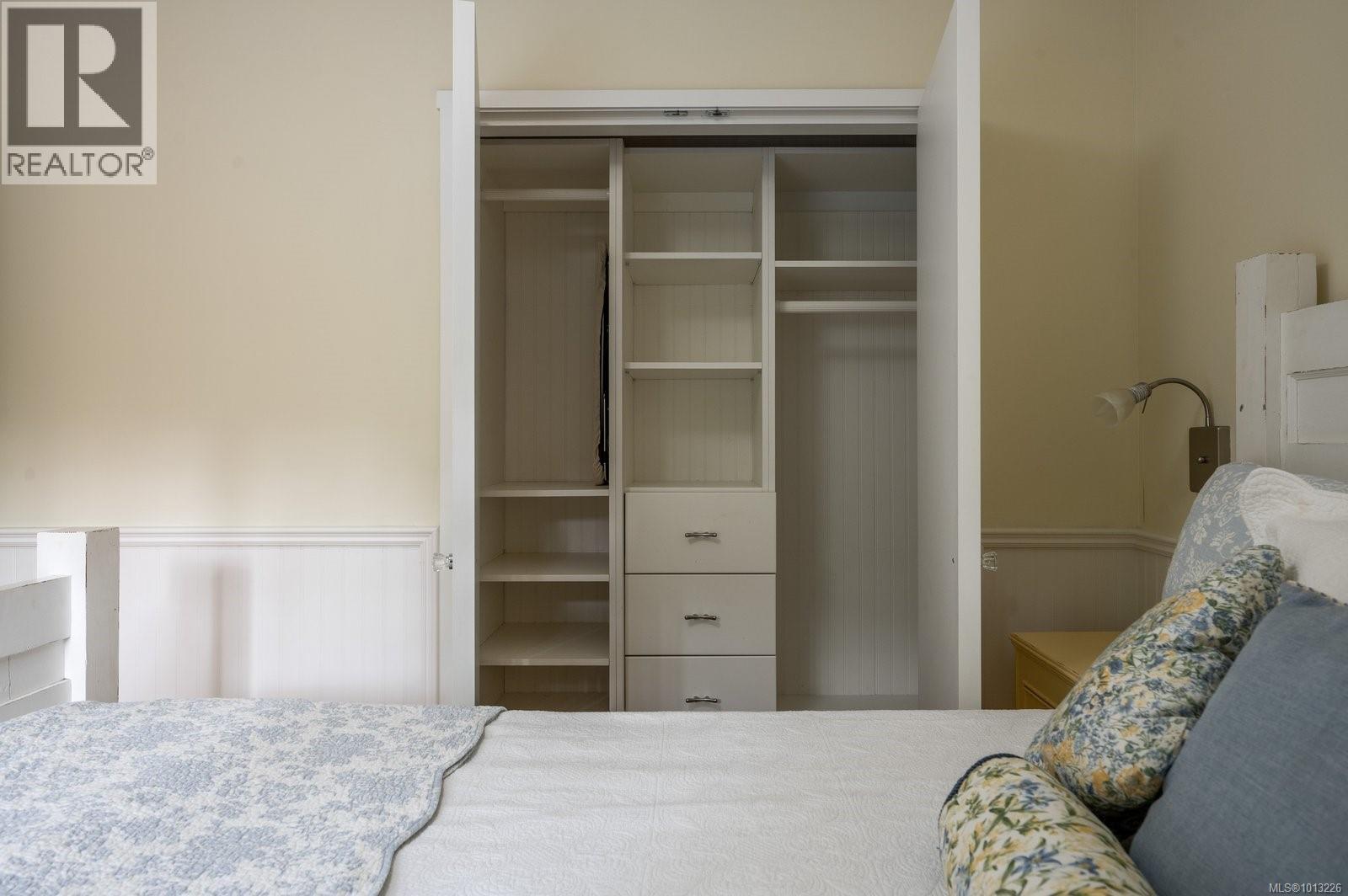 99 CAPTAIN MORGANS BLVD - 14