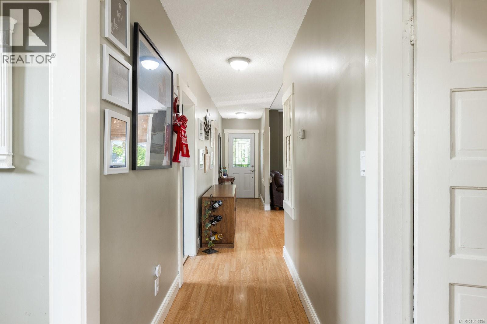  2393 Eastdowne Road, Oak Bay