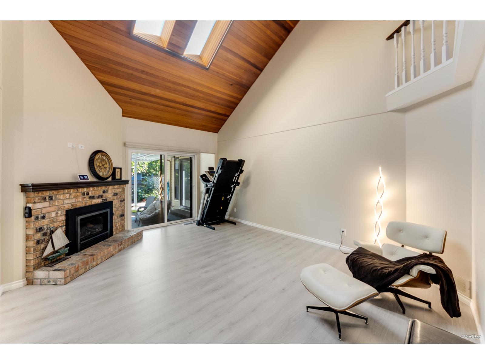 14854 21 AVENUE, Surrey