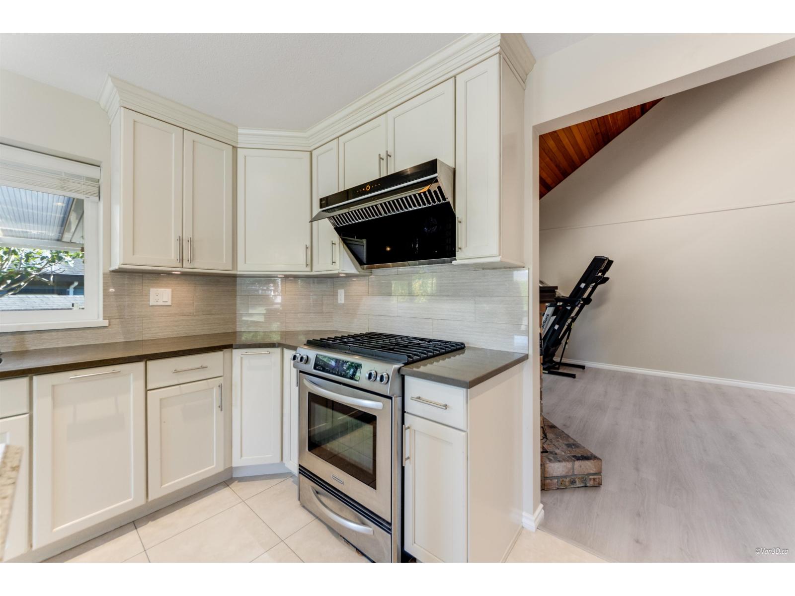 14854 21 AVENUE, Surrey
