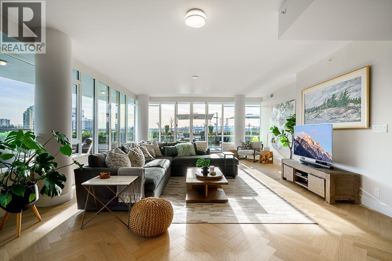 601 888 ARTHUR ERICKSON PLACE, West Vancouver
