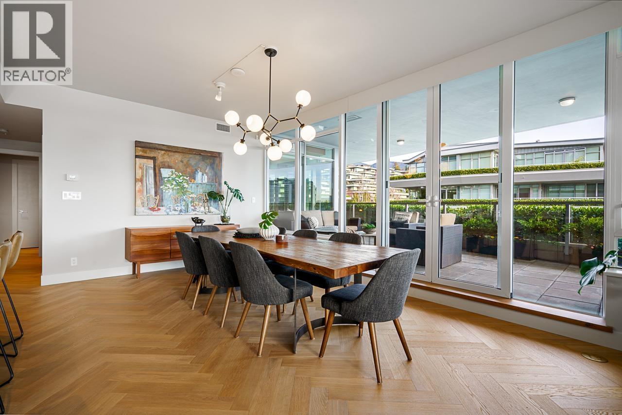 601 888 ARTHUR ERICKSON PLACE, West Vancouver