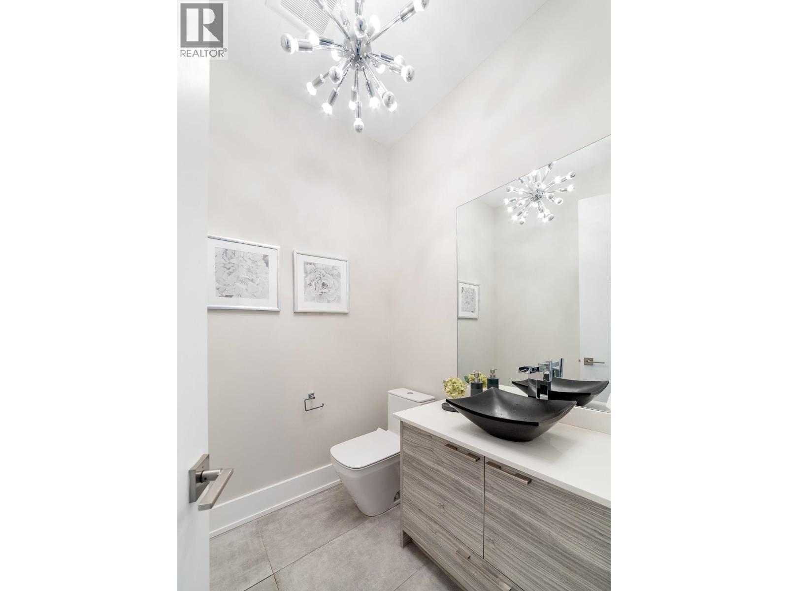 517 GRANADA CRESCENT, North Vancouver