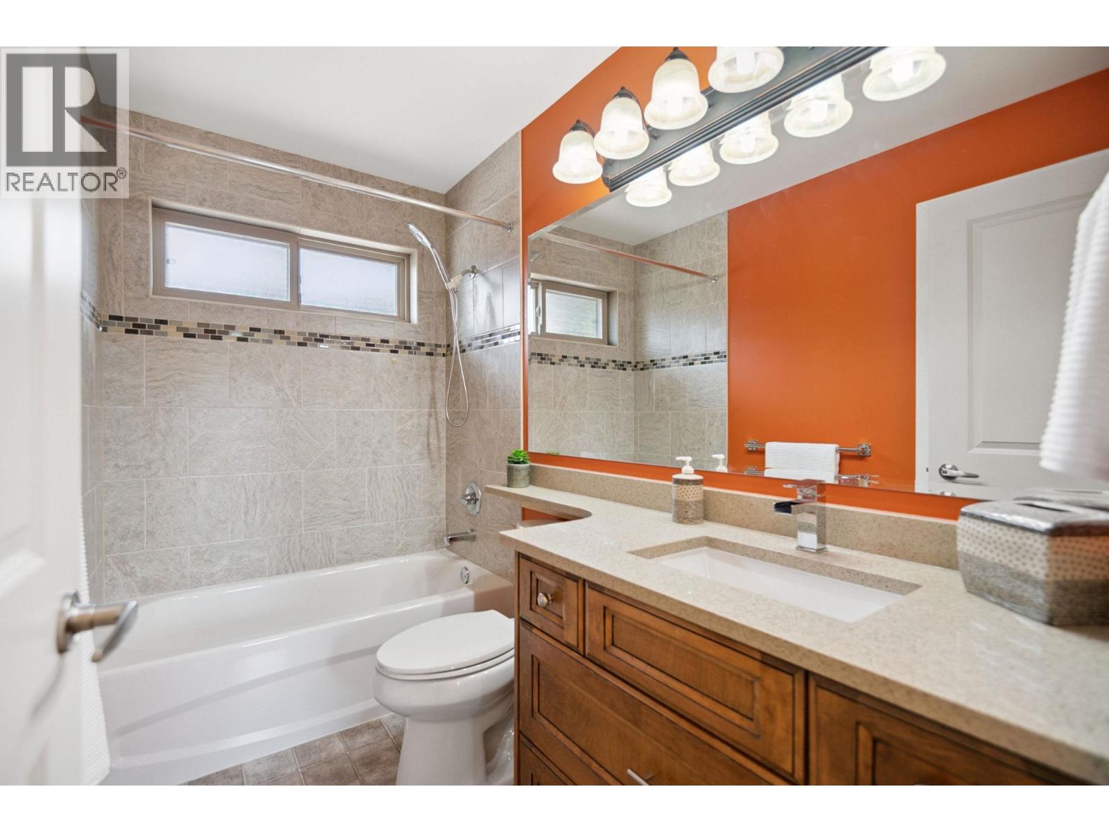 4394 RIVER Road West, Delta