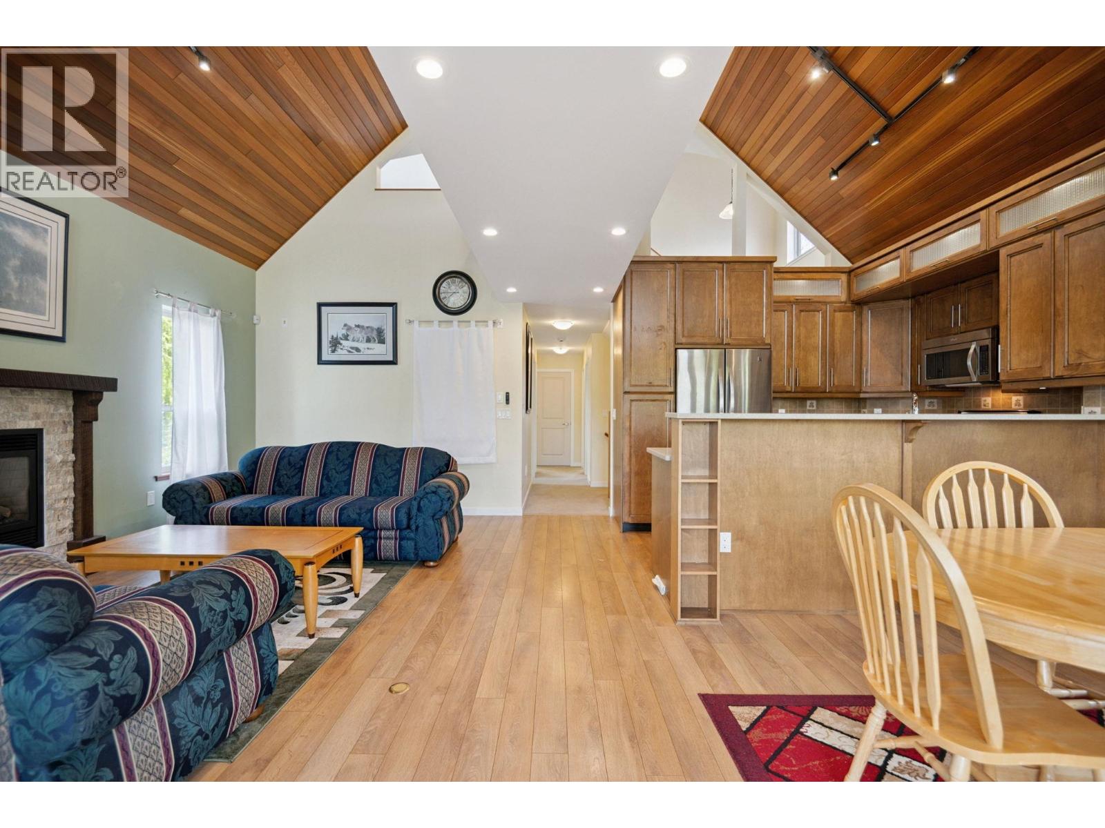 4394 RIVER Road West, Delta